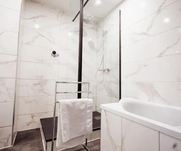 - Centre - Autoroute A 5 Minutes Chez William شقة